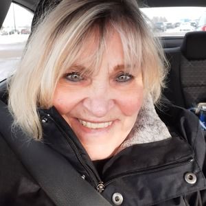 Meet your Posher, Lois